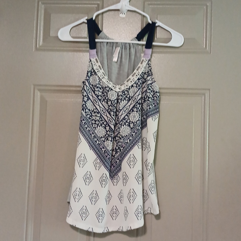 Xhilaration Sleeveless Woman tank top